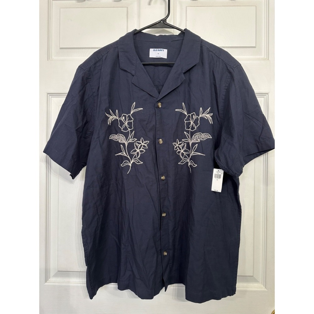 NWT Old Navy Size XL Navy Blue Floral Embroidered Short Sleeve Button Up Shirt